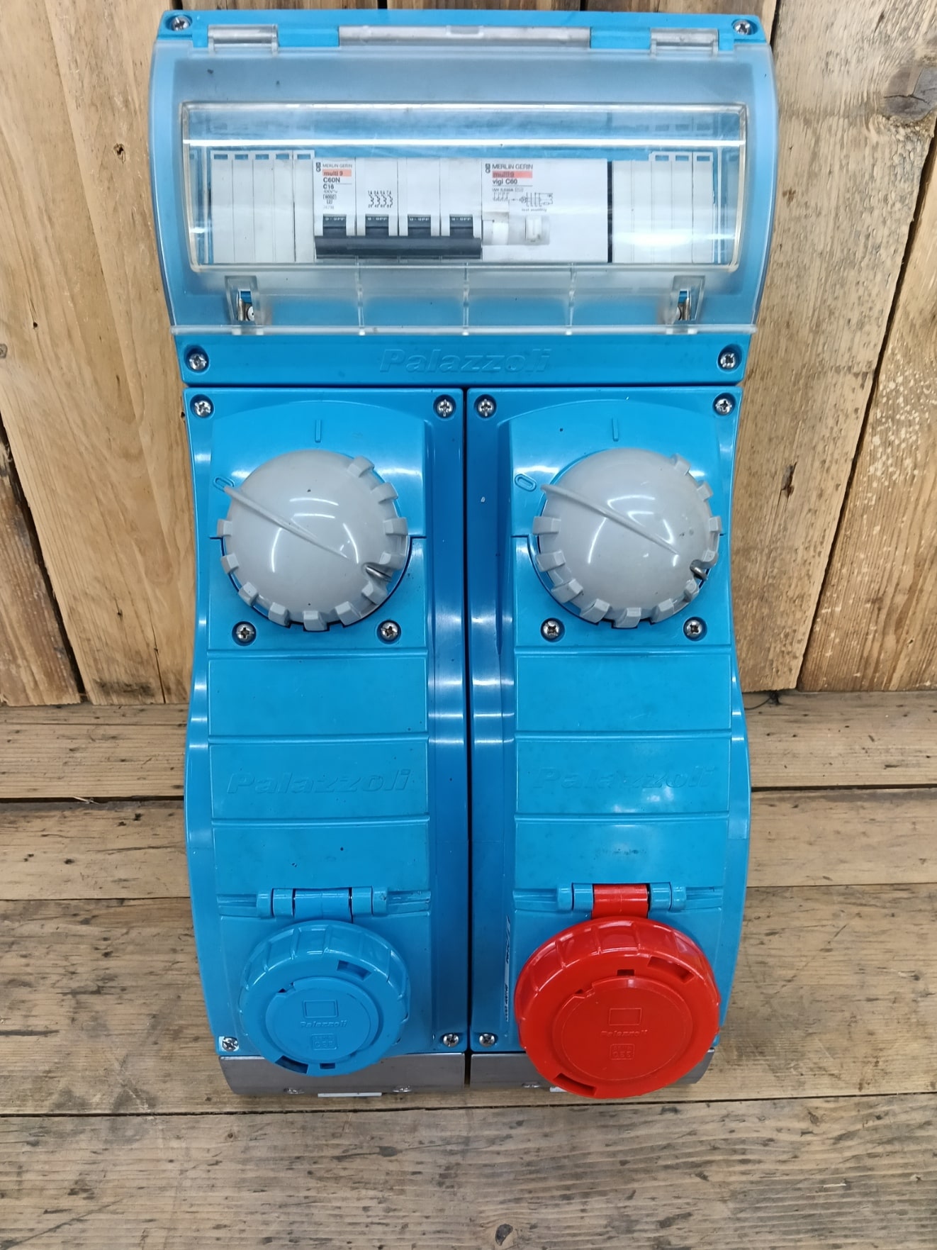 Quadro elettrico Palazzoli Uysse da 220 V – 380 V con Salvavita