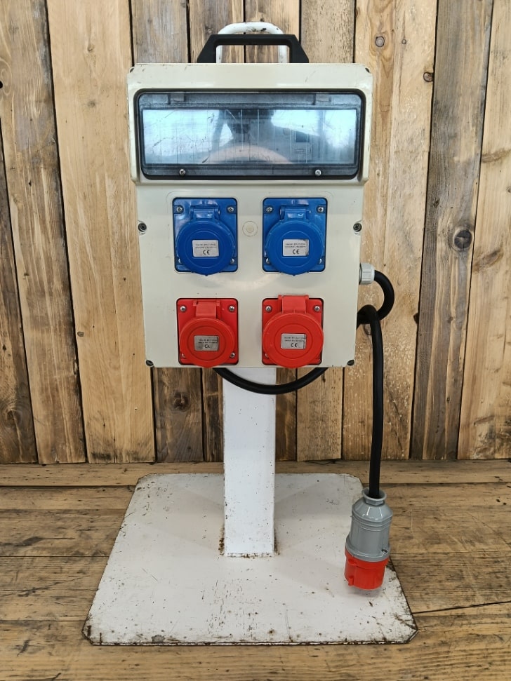 Quadro elettrico mobile 2 prese da 220 v 2 da 380 v