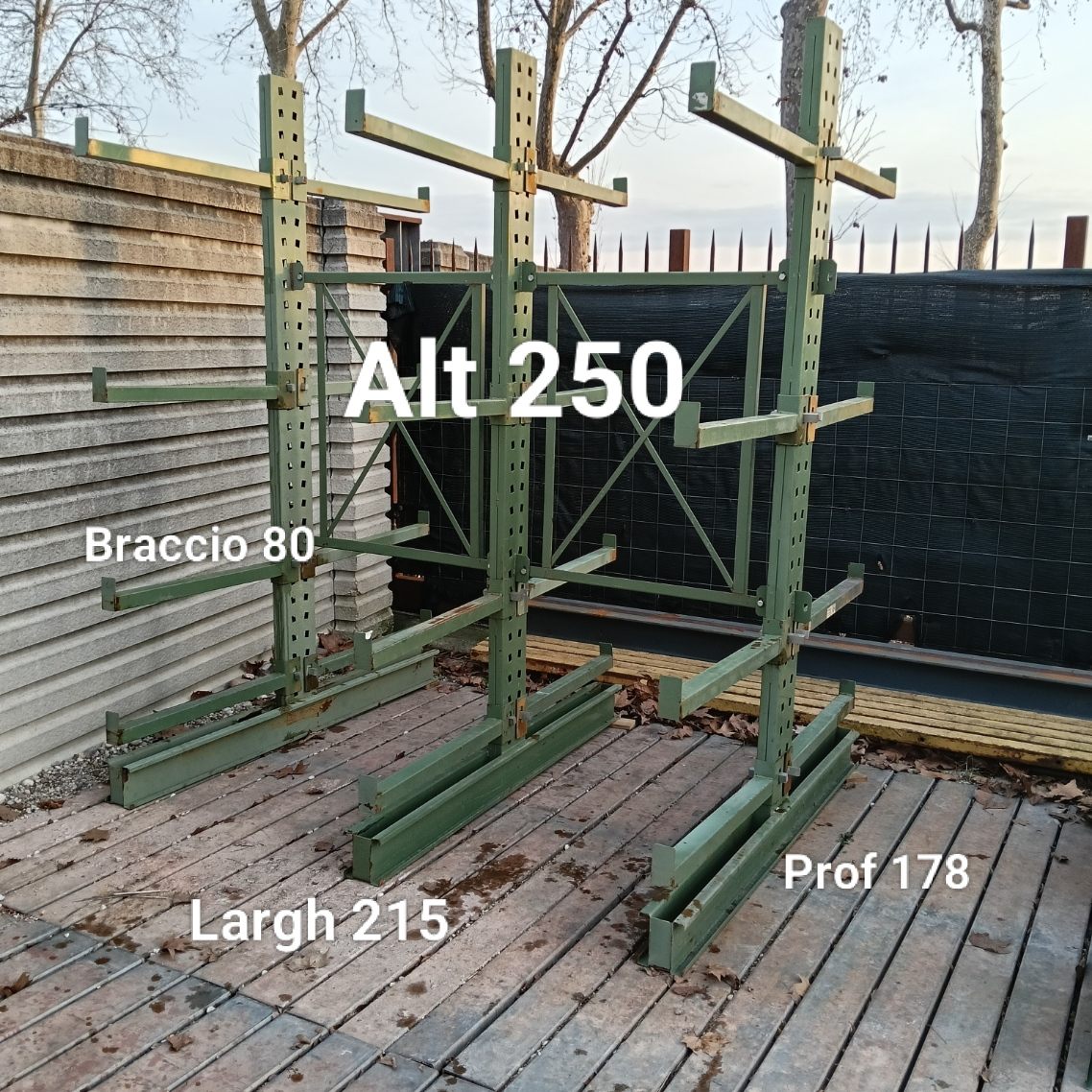 Scaffale Cantilever bifronte a due campate,larg 215