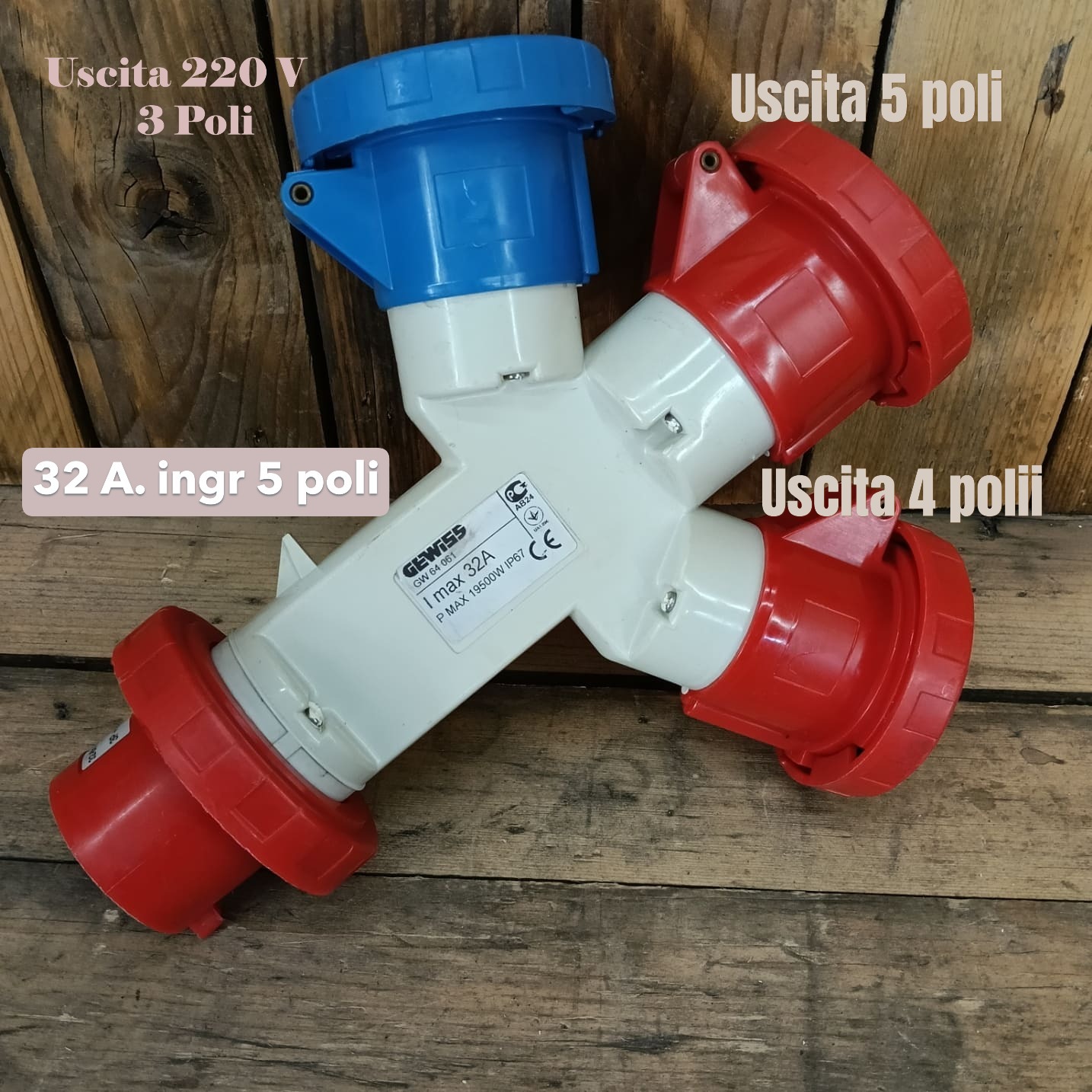 Esaurito.Presa/Moltipl. Gewiss.380 V. 32 A. 5 Poli.Cod GW 64 061