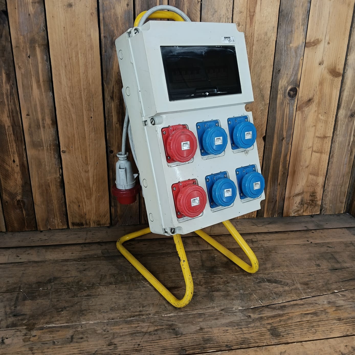 Quadro elettrico mobile Gewiss, 6 prese ( 2 da 380 v,4 da 220 v )