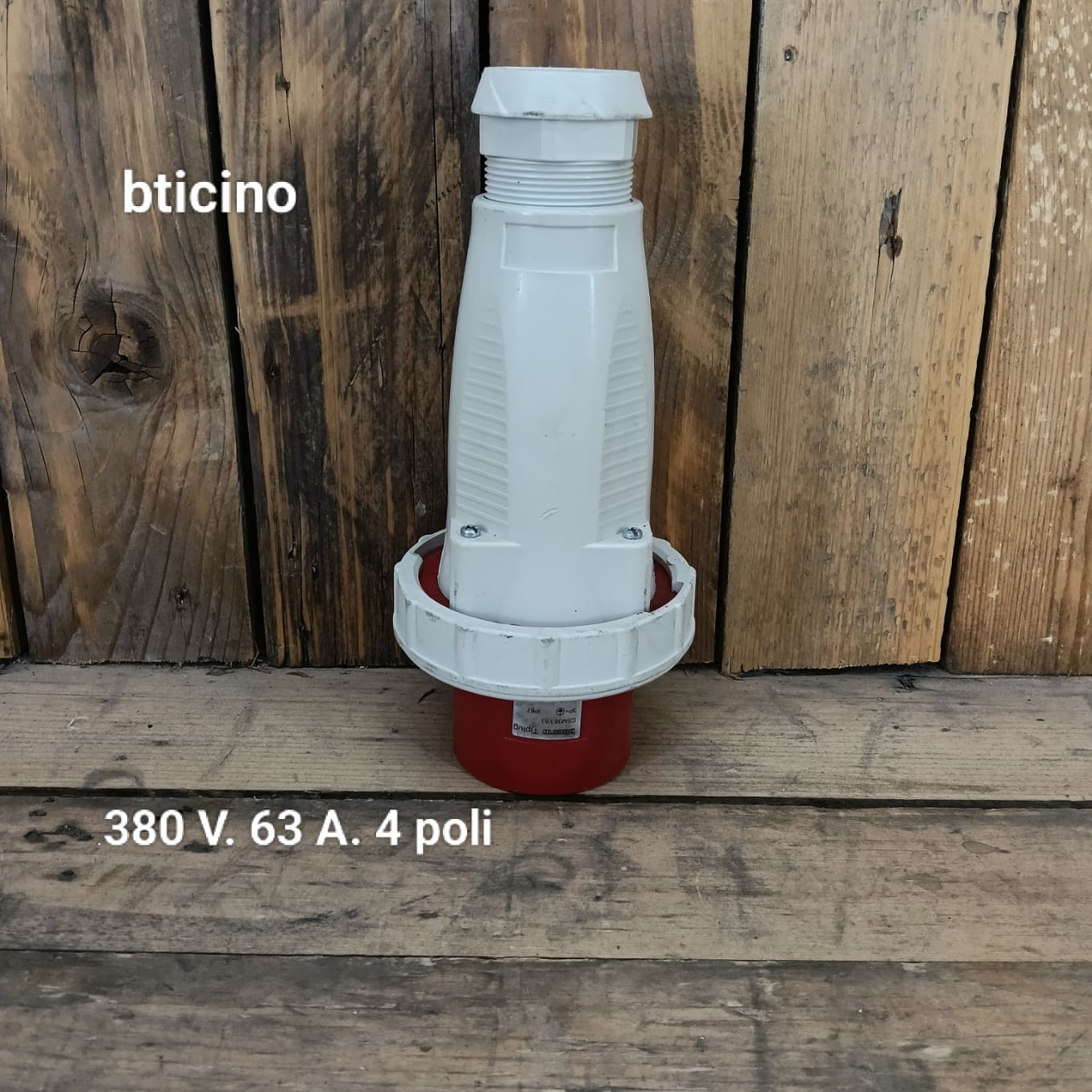 Spina bticino. 380 V. 63 Amp. 4 poli cod CSM363/63