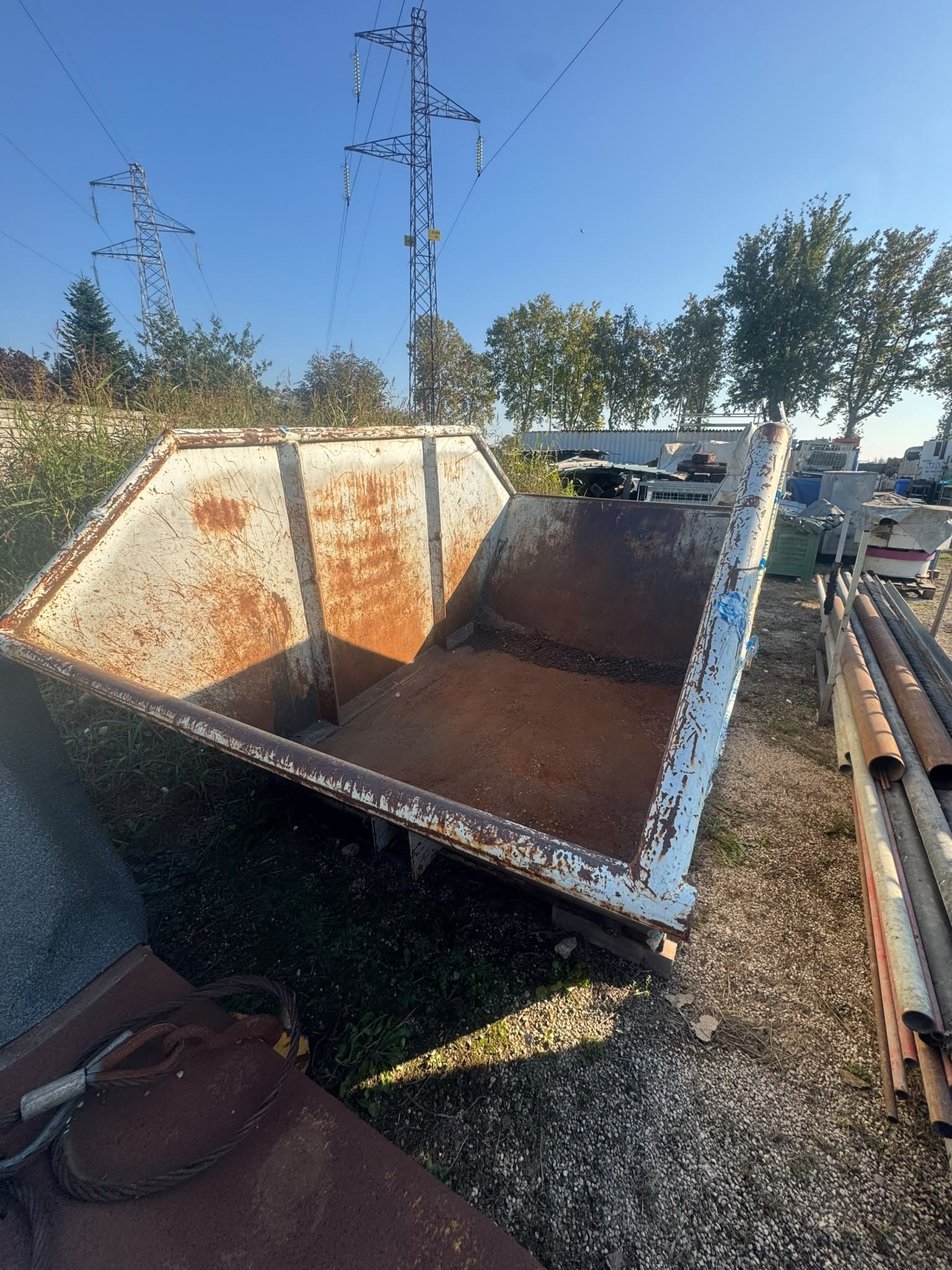 Cassone scarrabile aperto/vasca portarifiuti